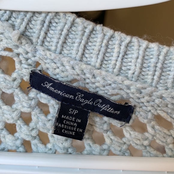 Super soft & comfy AE 🦅 sweater - Picture 6 of 10